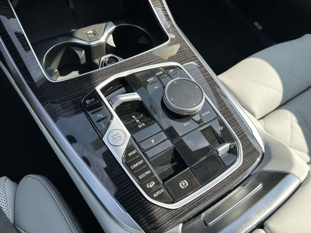 New 2027 BMW X7 xDrive40i AWD/4WD image 17