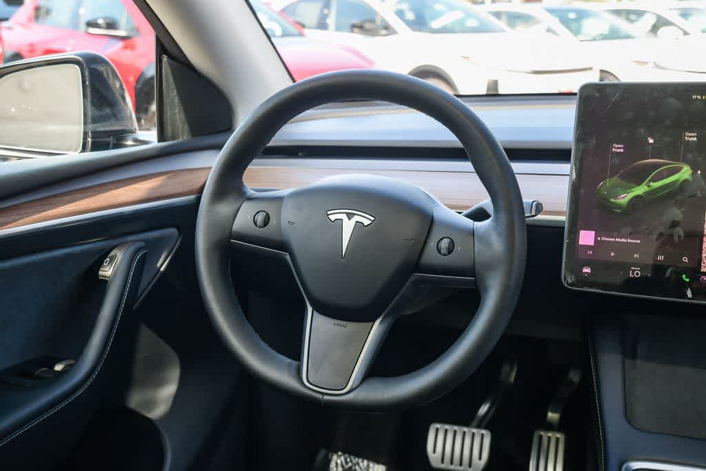 Used 2025 Tesla Model Y Performance AWD/4WD image 13