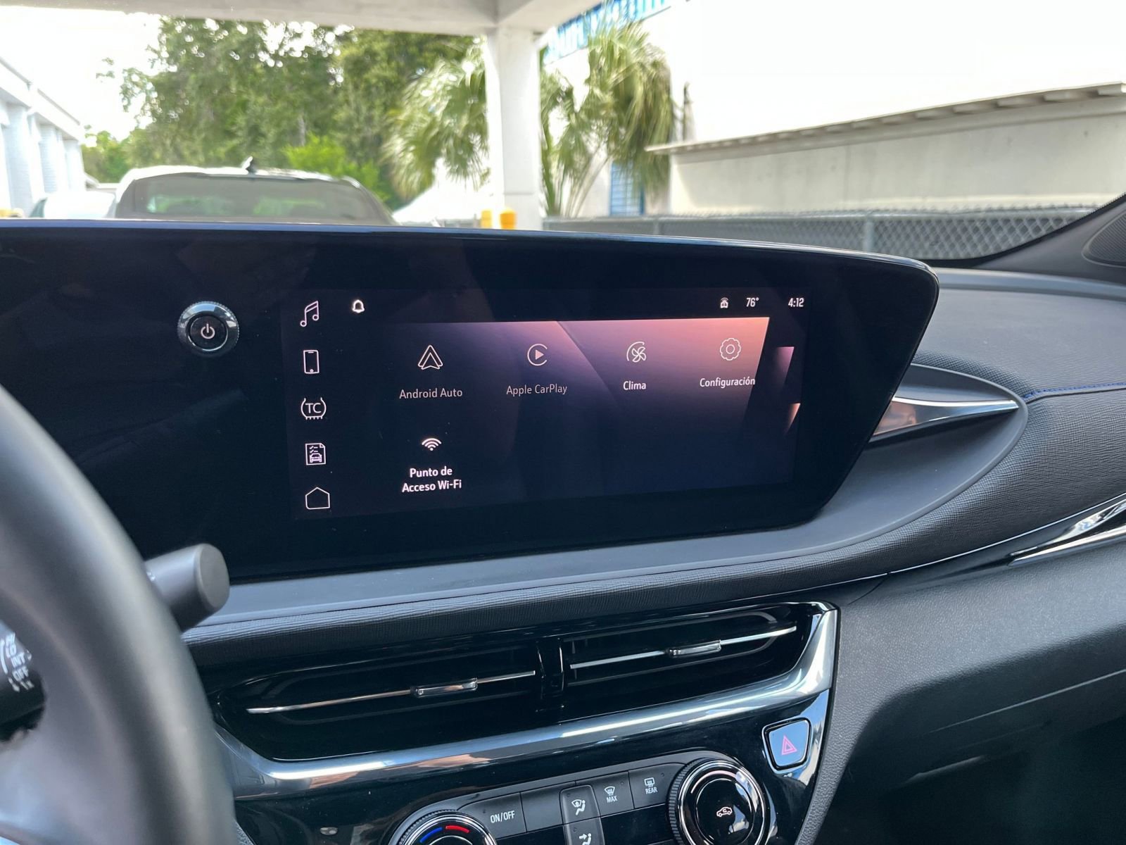 Used 2025 Buick Envista Sport Touring image 22