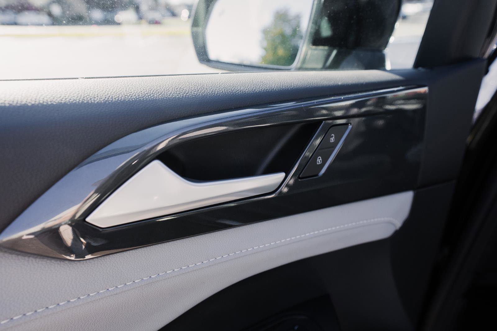 Used 2022 Volkswagen Taos SEL w/ Panoramic Sunroof Package image 15