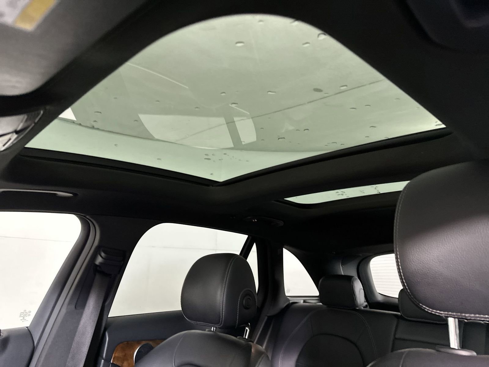 Used 2018 Mercedes-Benz GLC 300 4MATIC w/ Premium Package image 26