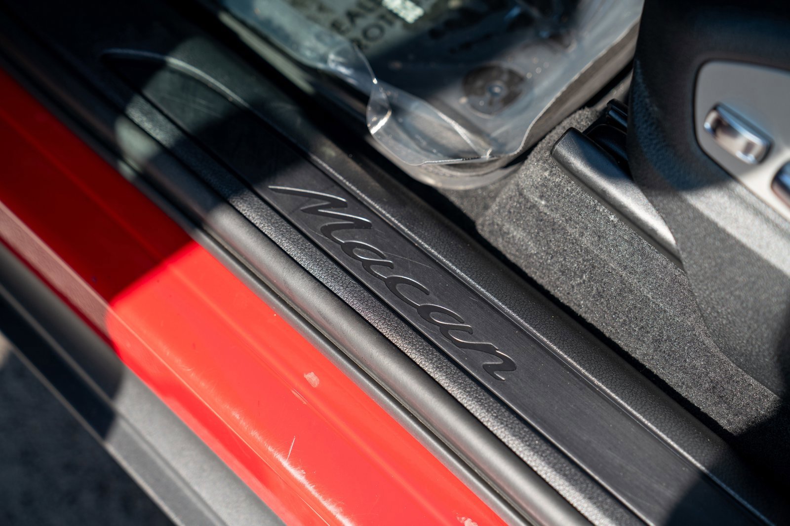 Certified 2023 Porsche Macan AWD/4WD image 12