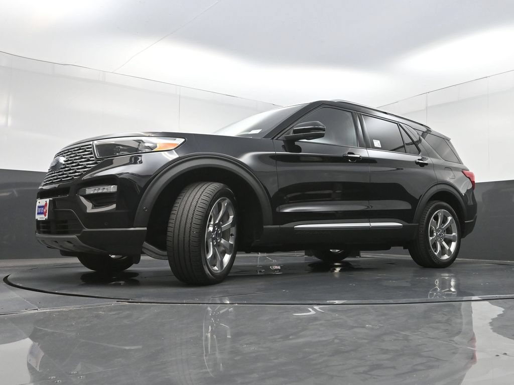 Used 2020 Ford Explorer Platinum w/ Premium Technology Package AWD/4WD image 29