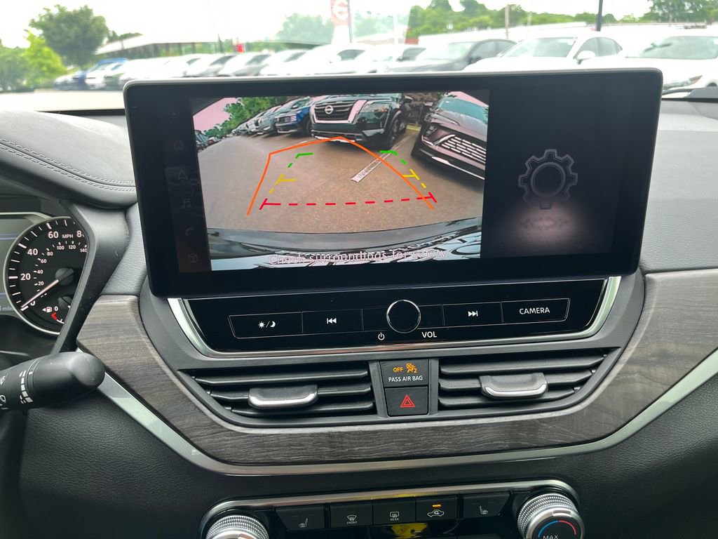 Used 2024 Nissan Altima 2.5 SV w/ SV Premium Package FWD image 18