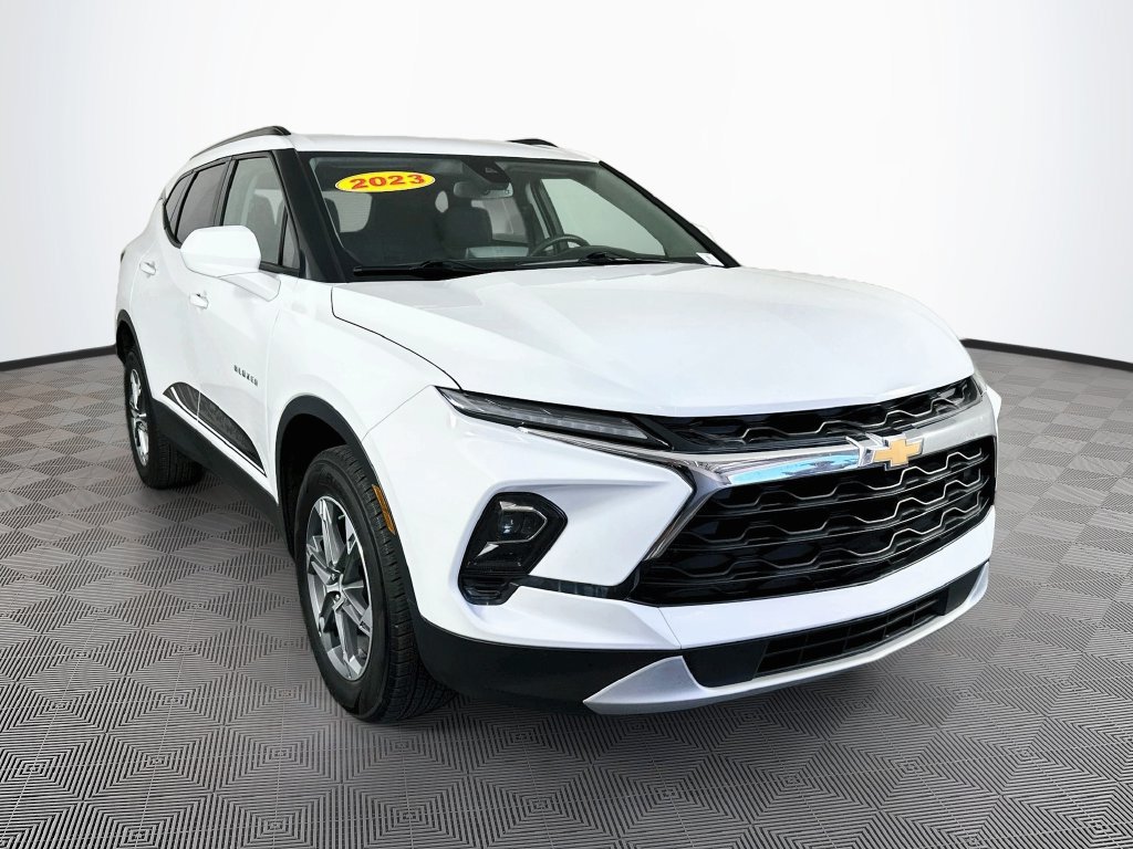 Used 2023 Chevrolet Blazer LT w/ Convenience Package FWD image 2