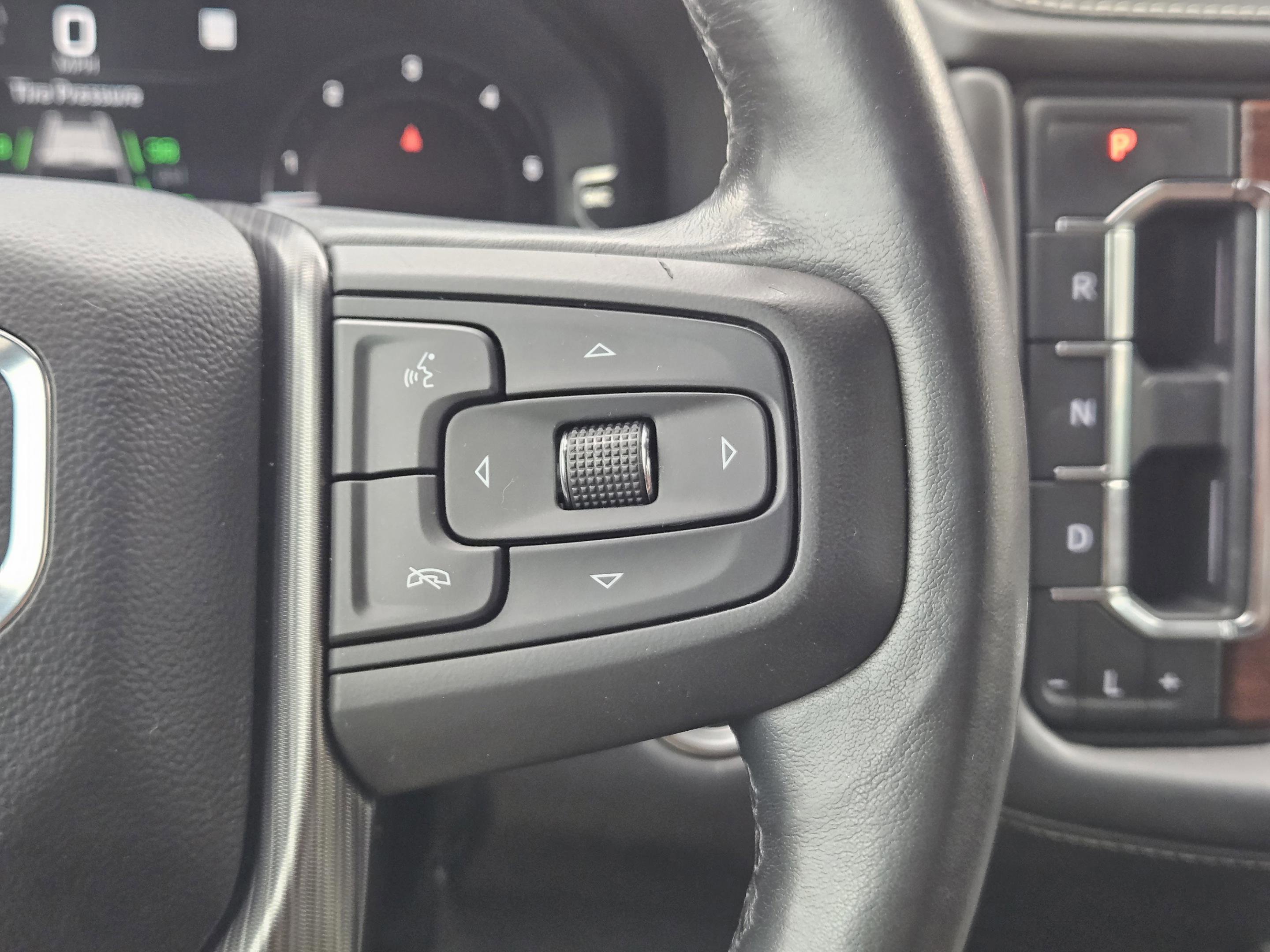 Used 2023 GMC Yukon Denali Ultimate image 32