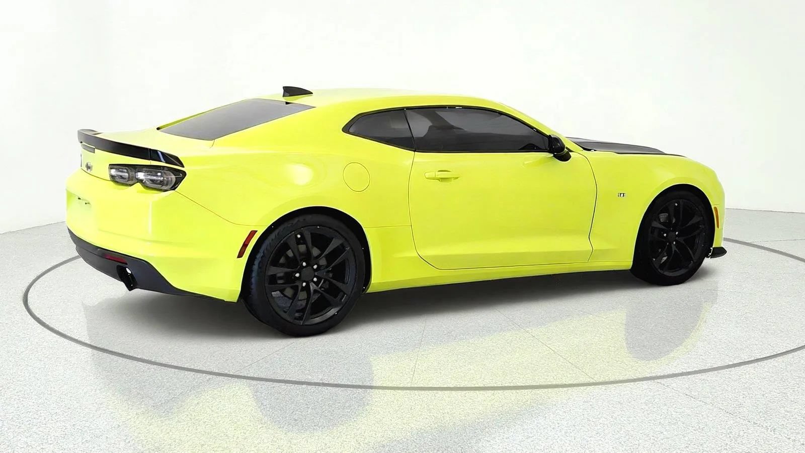 Used 2019 Chevrolet Camaro LT w/ 1LE Track Performance Package RWD image 9