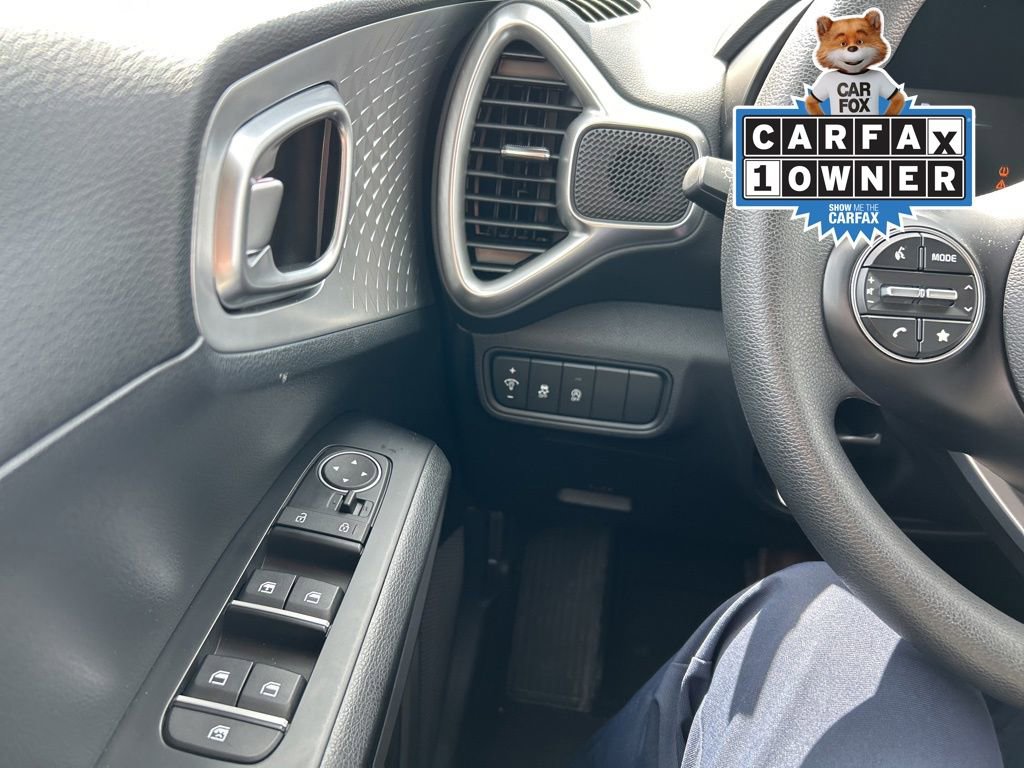 Used 2023 Kia Soul LX image 9