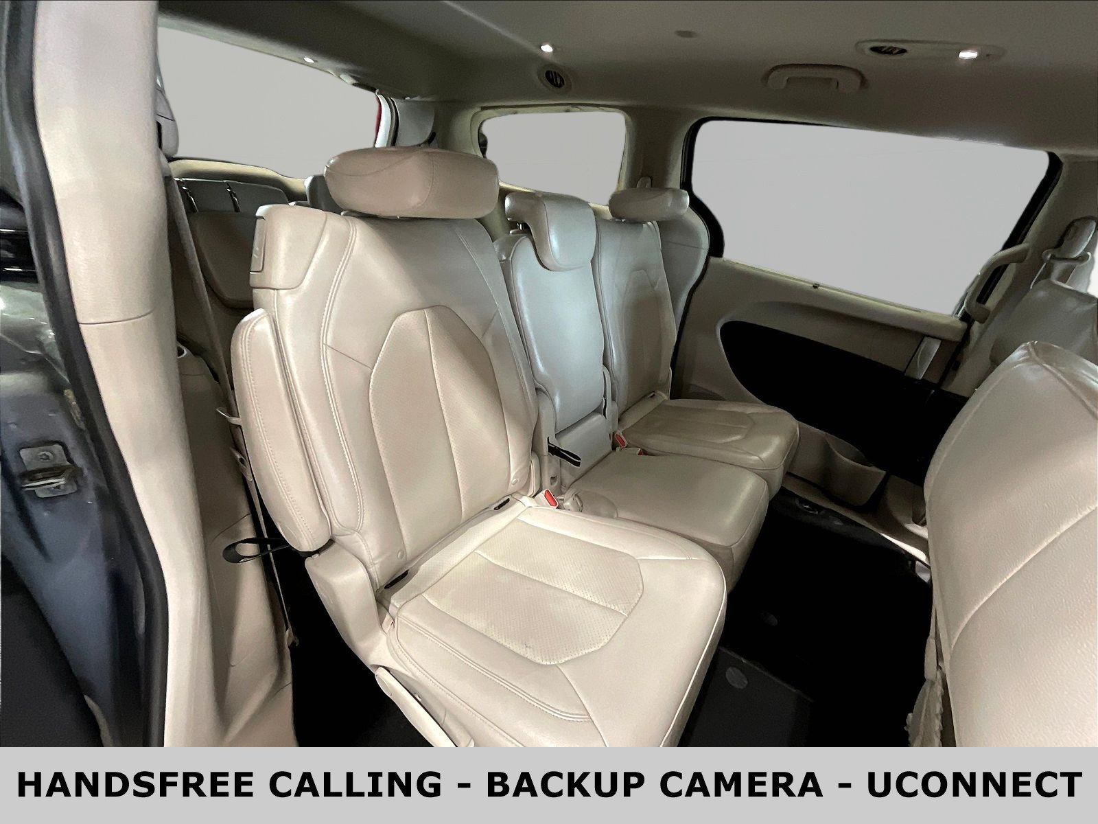 Used 2018 Chrysler Pacifica Touring-L FWD image 25