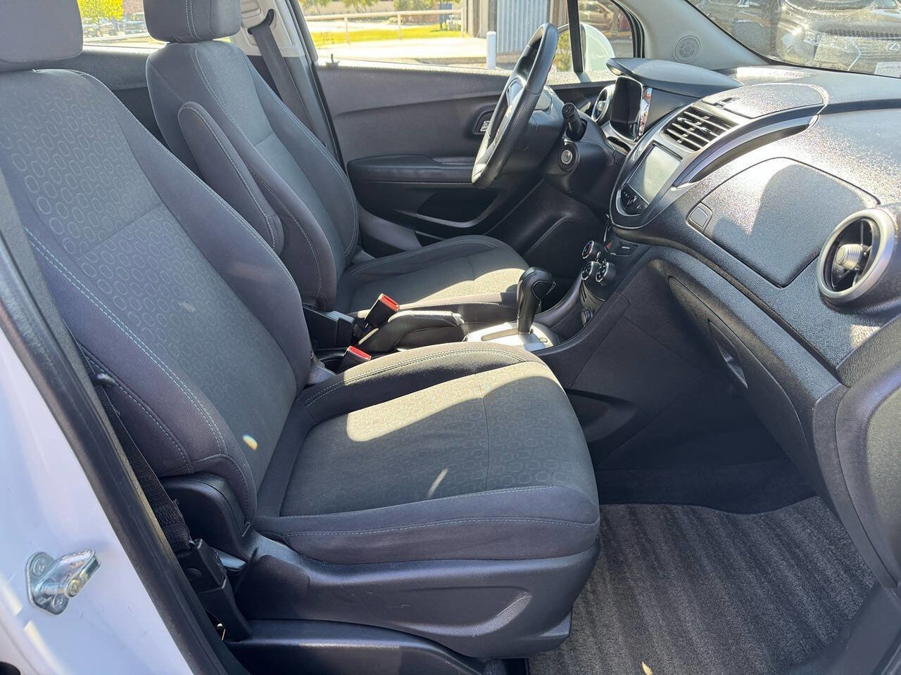 Used 2015 Chevrolet Trax LS w/ LPO, Cargo Package FWD image 20