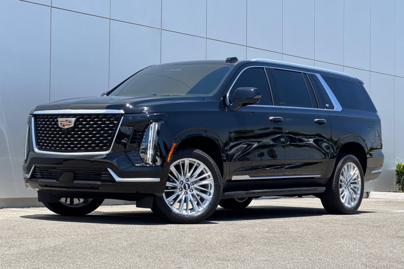 Used 2025 Cadillac Escalade ESV Luxury