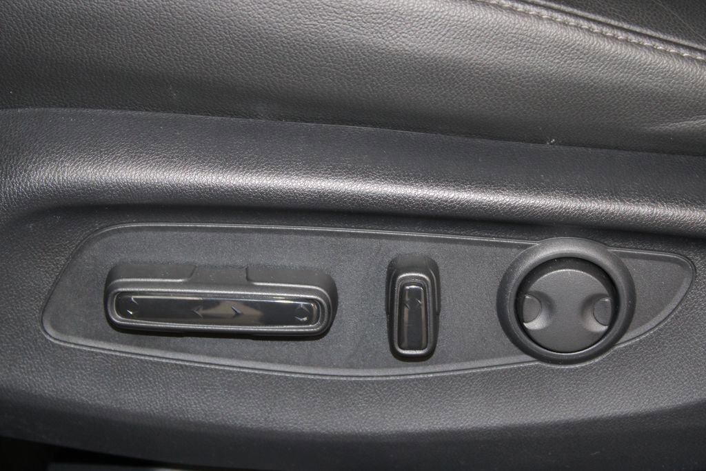 Used 2025 Honda CR-V EX-L image 18