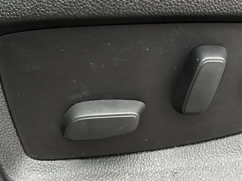 Used 2018 Chevrolet Silverado 1500 LT w/ All Star Edition image 34