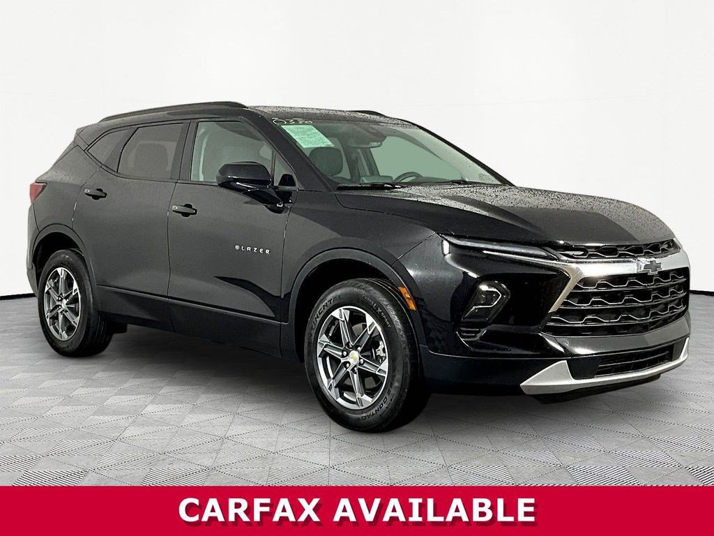 Used 2024 Chevrolet Blazer LT w/ Convenience Package FWD image 3