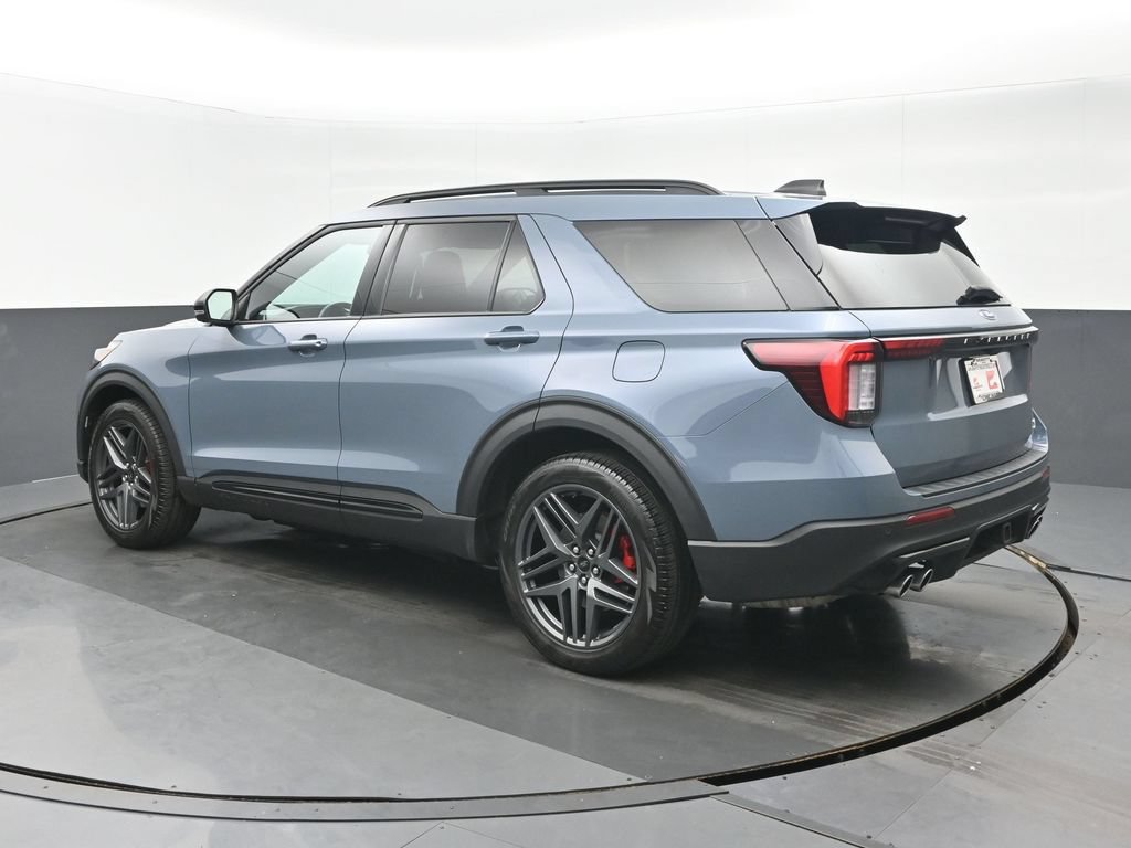 Used 2025 Ford Explorer ST AWD/4WD image 5
