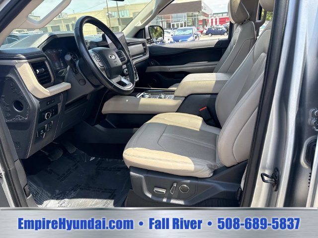 Used 2024 Ford Expedition Limited AWD/4WD image 18