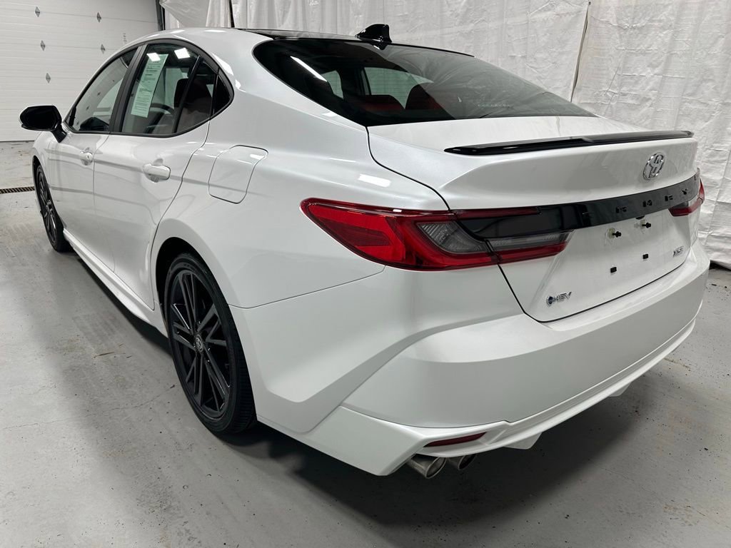 Used 2025 Toyota Camry XSE FWD image 5
