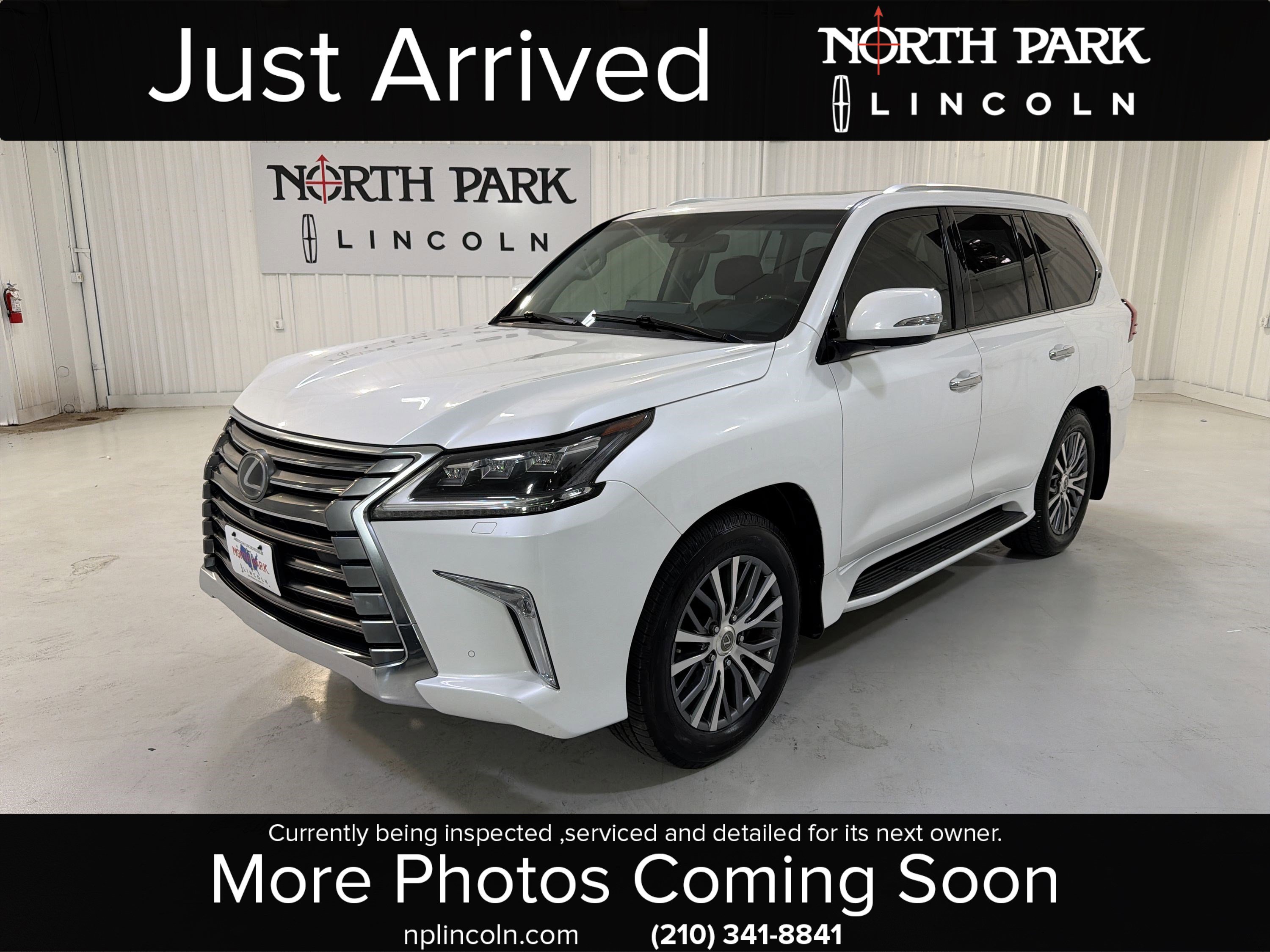 Used 2017 Lexus LX 570 4WD w/ Luxury Package