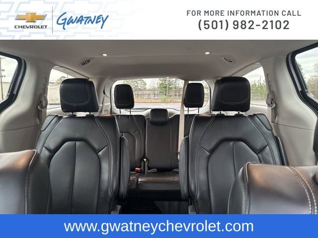 Used 2024 Chrysler Pacifica Touring-L image 25