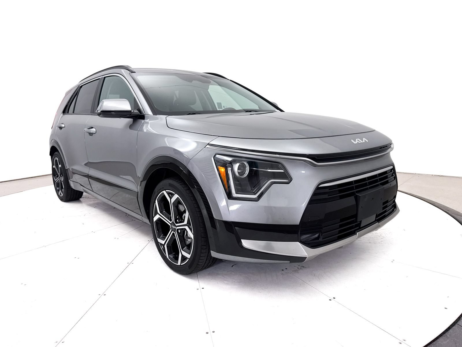 Used 2024 Kia Niro EX Touring FWD image 13