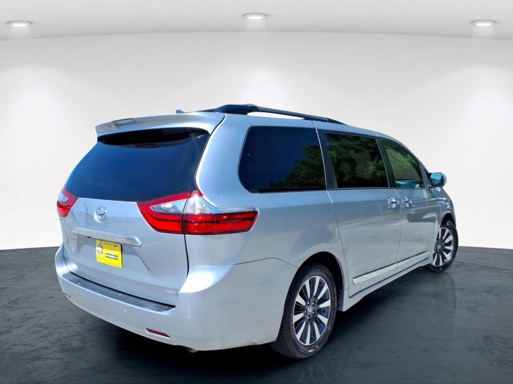 Used 2020 Toyota Sienna Limited Premium FWD image 6