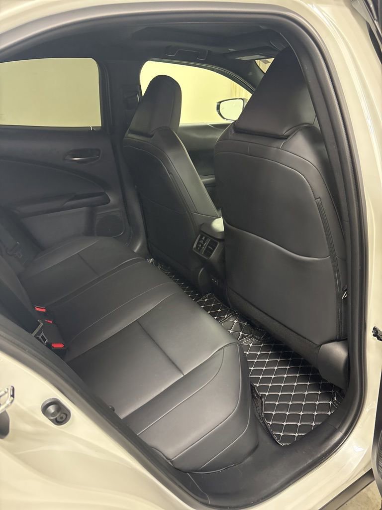 Used 2022 Lexus UX 200 w/ Premium Package FWD image 32