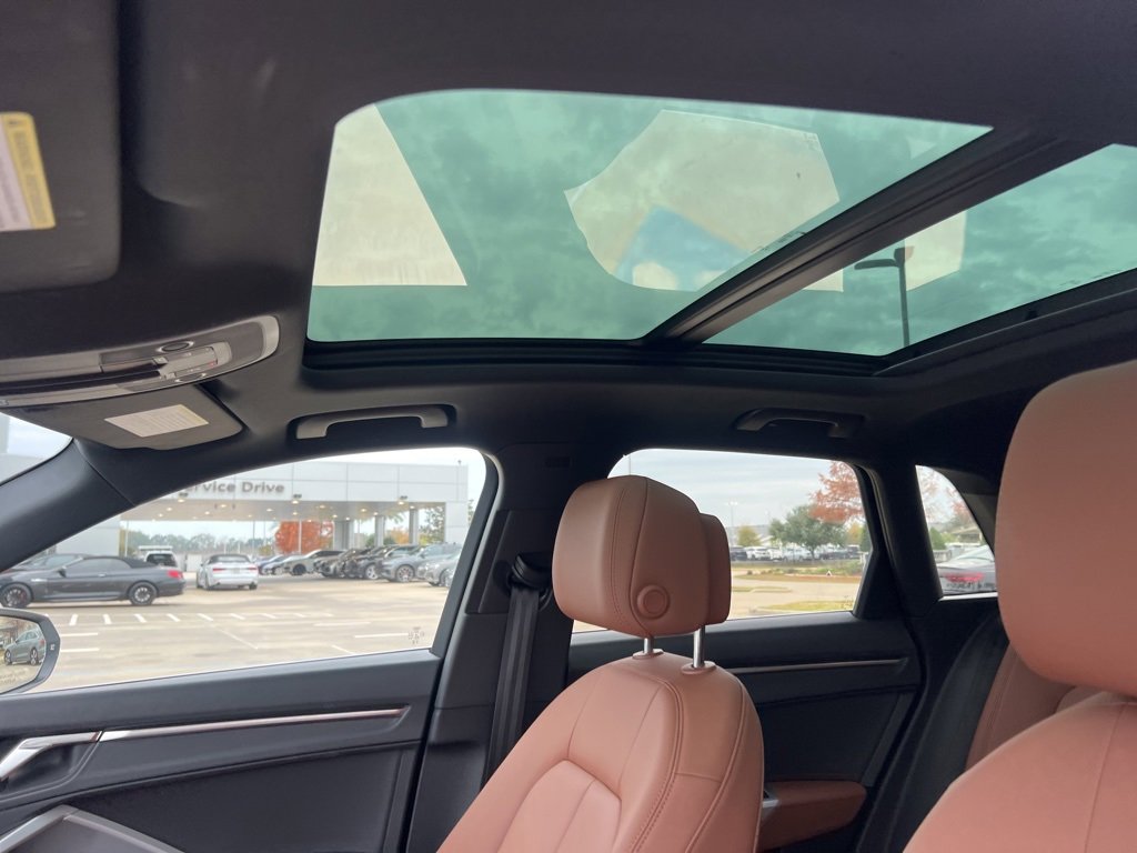 Used 2025 Audi Q3 2.0T Premium w/ Convenience Package image 10