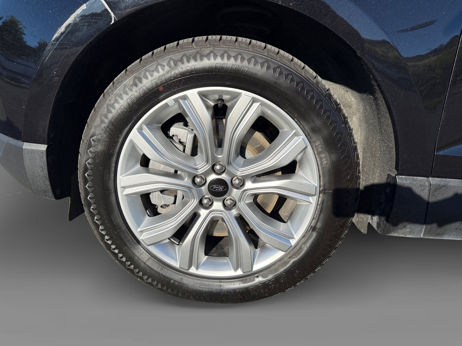 Used 2023 Ford Edge Titanium image 9