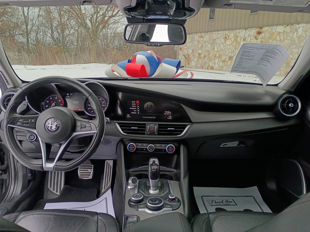 Used 2017 Alfa Romeo Giulia AWD image 12