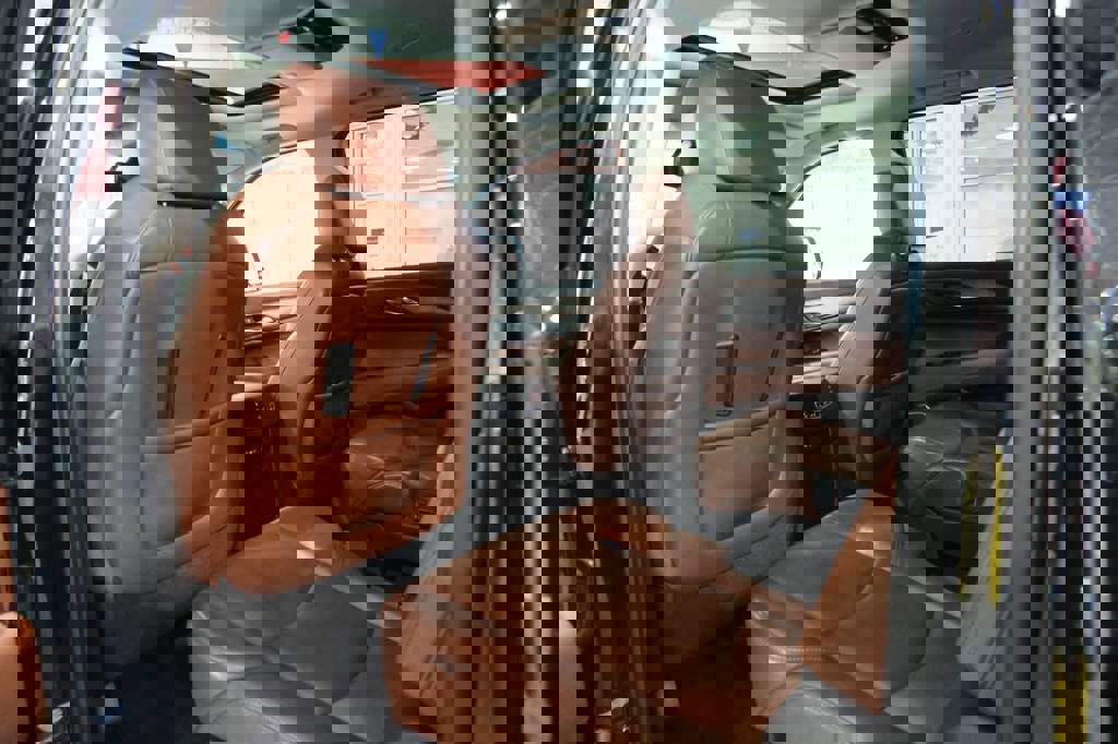 Used 2015 Cadillac Escalade ESV Premium image 21