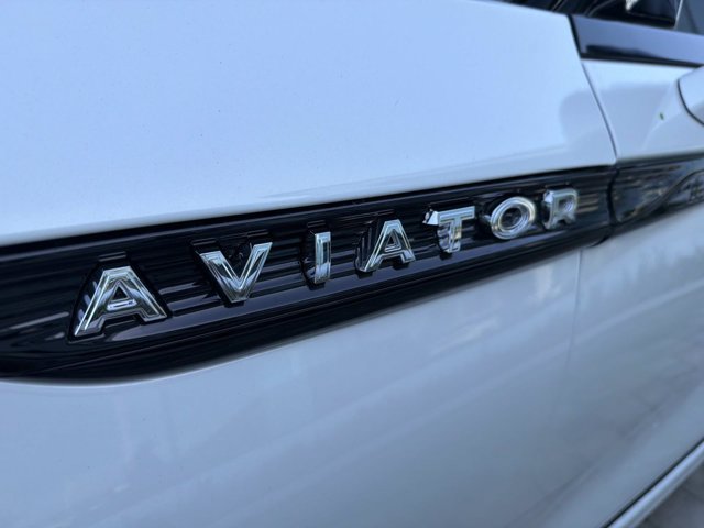 New 2026 Lincoln Aviator Reserve w/ Jet Appearance Package AWD/4WD image 8