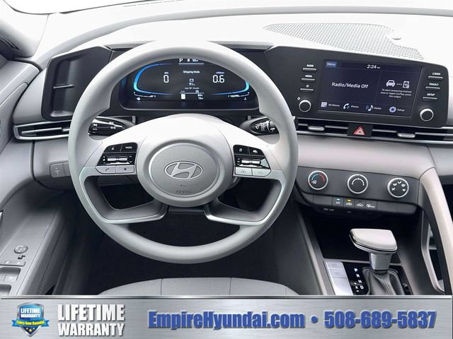 New 2026 Hyundai Elantra SE FWD image 17