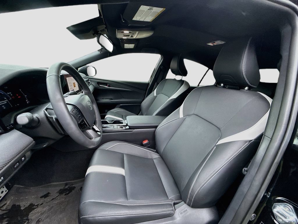 Used 2026 Toyota Camry SE FWD image 23