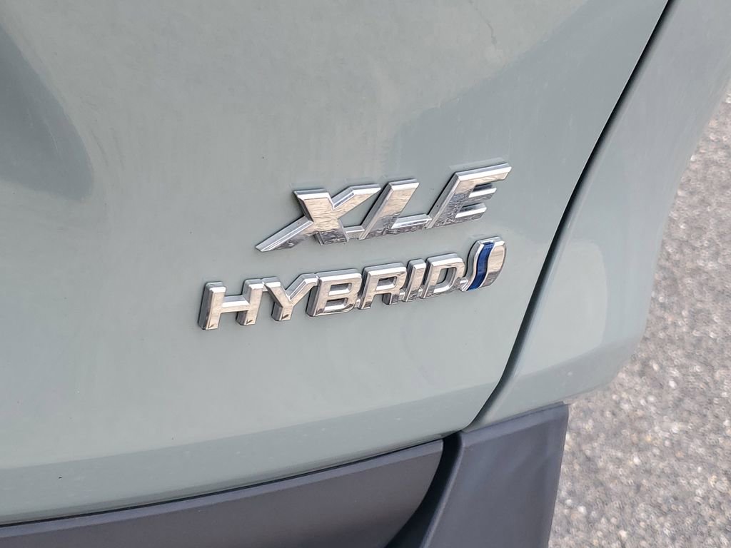 Used 2022 Toyota RAV4 XLE Premium AWD/4WD image 29