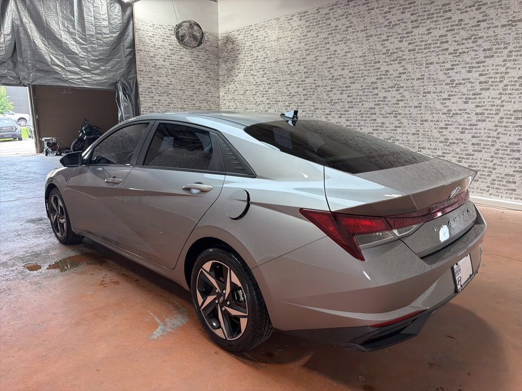 Certified 2023 Hyundai Elantra SEL w/ Convenience Package FWD image 5