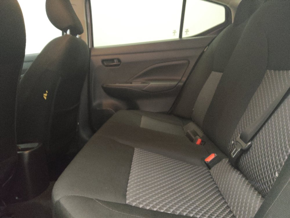 Used 2021 Nissan Versa S FWD image 18