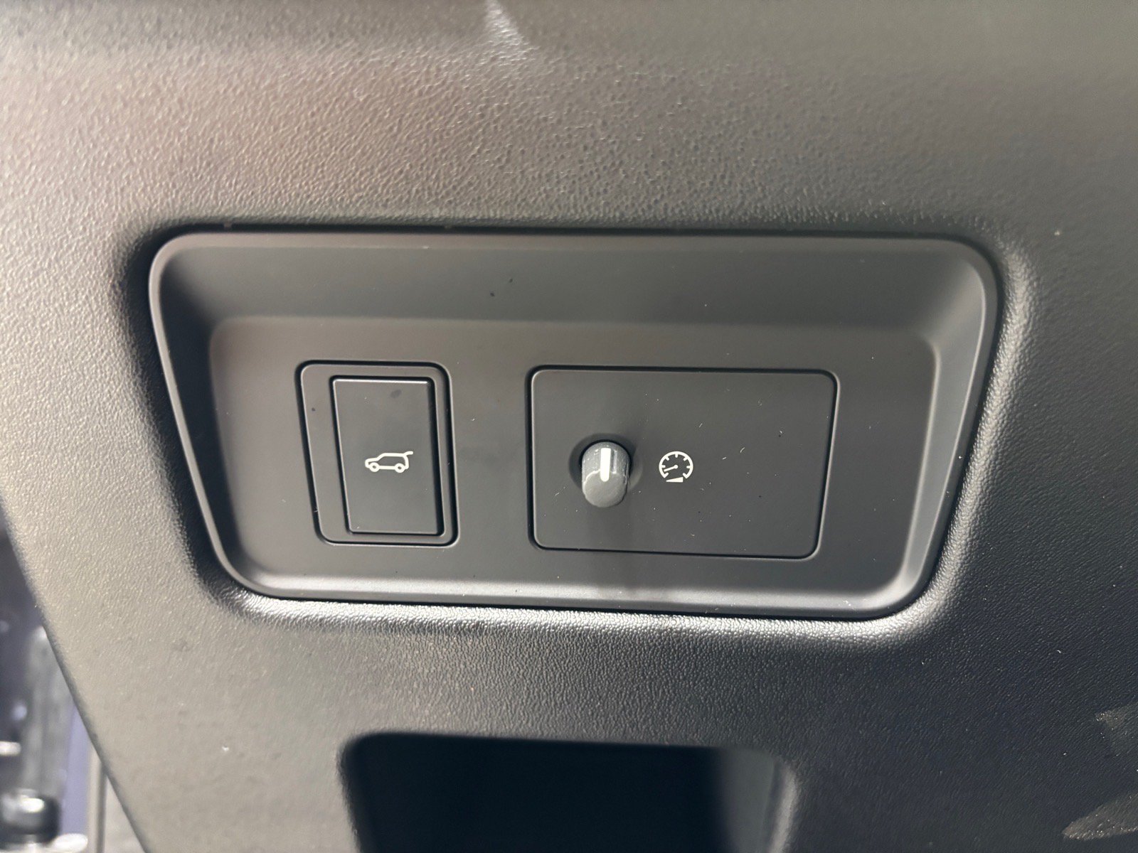 New 2025 Land Rover Discovery S AWD/4WD image 22