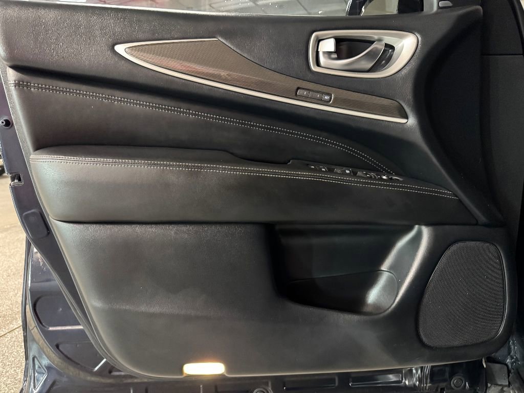 Used 2019 INFINITI QX60 Luxe w/ Essential Package image 15