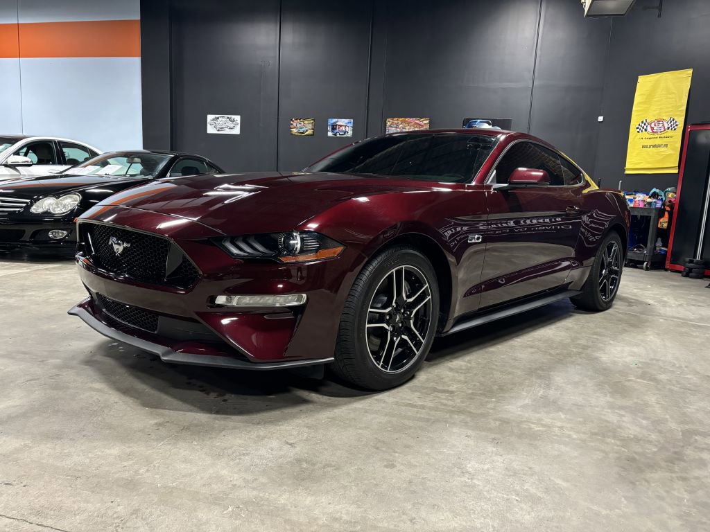 Used 2018 Ford Mustang GT RWD image 2