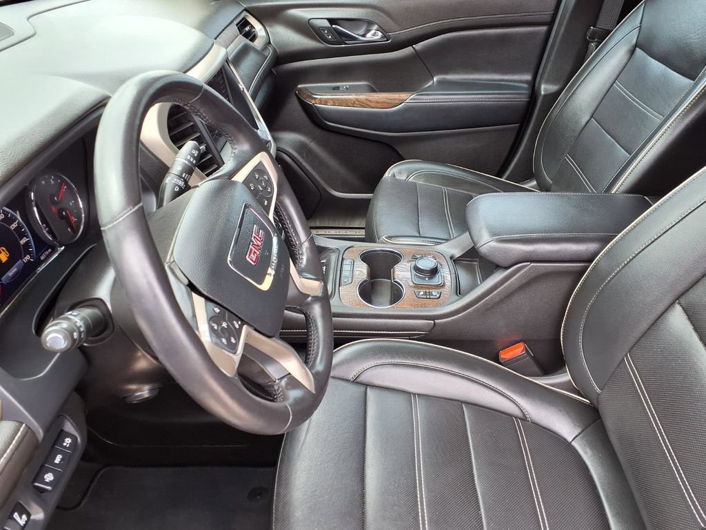 Used 2021 GMC Acadia Denali w/ Denali Technology Package FWD image 11
