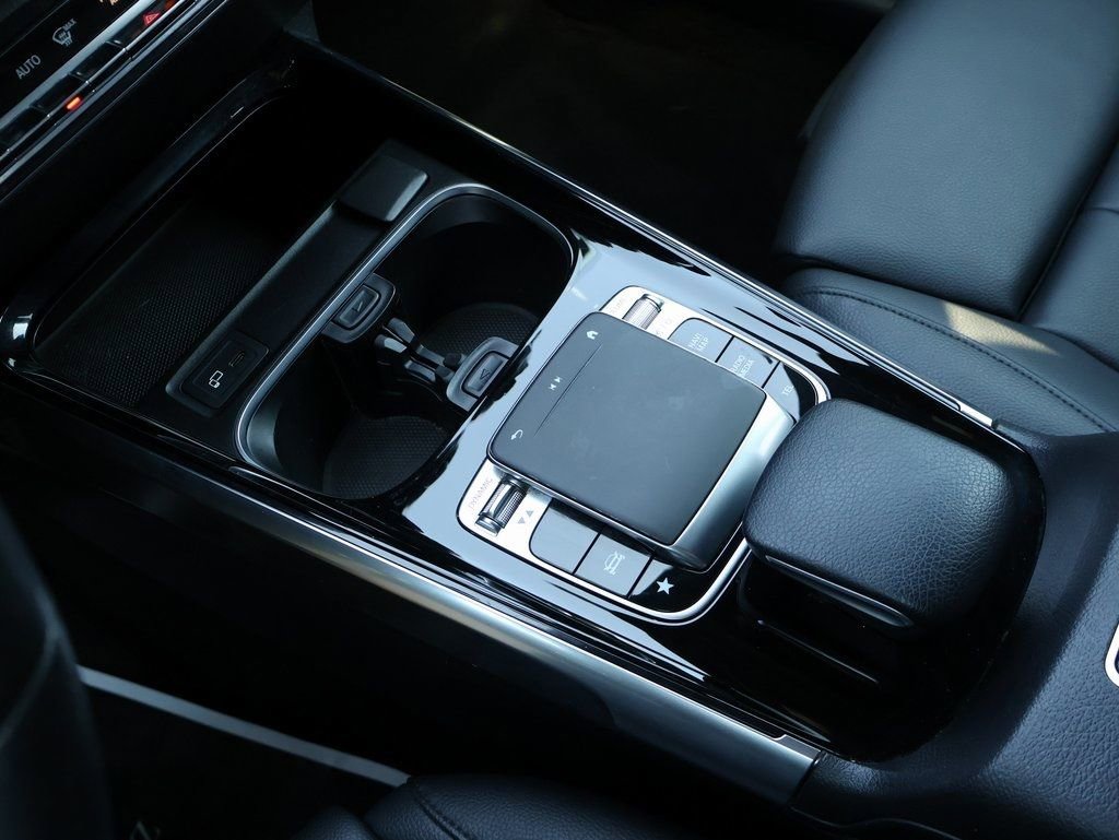 Used 2020 Mercedes-Benz GLB 250 4MATIC image 26