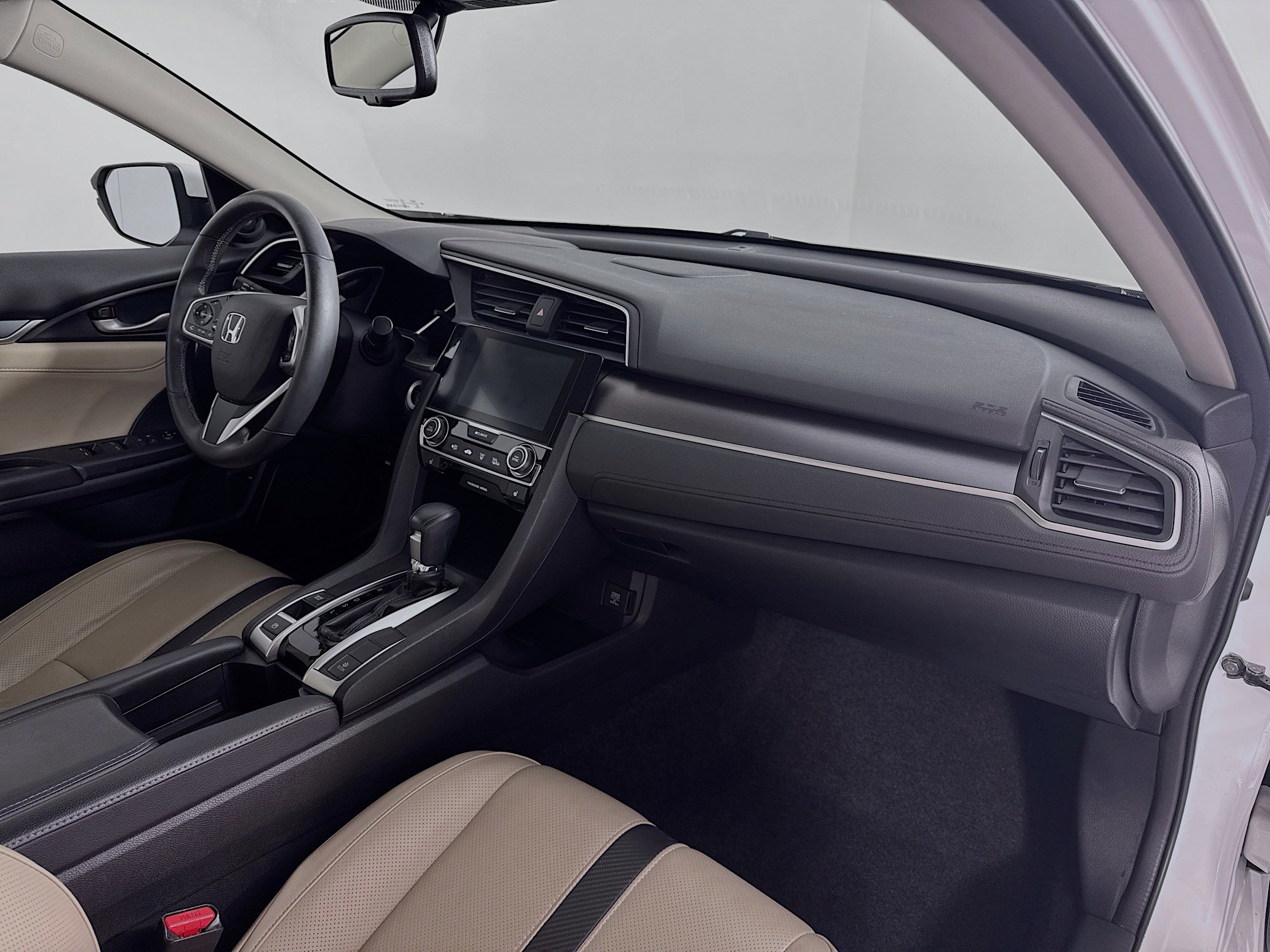 Used 2017 Honda Civic Touring image 30