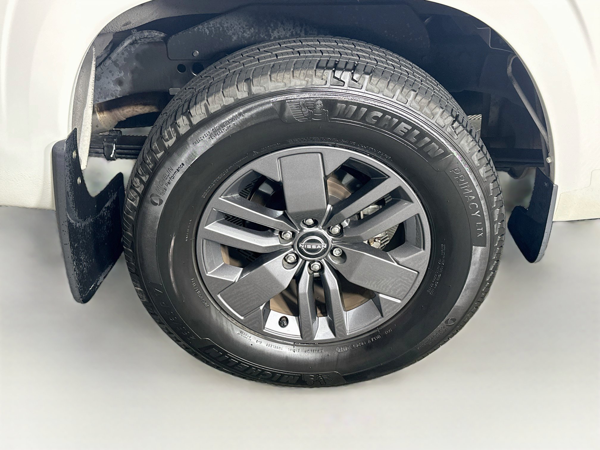 Used 2025 Nissan Frontier SV RWD image 11
