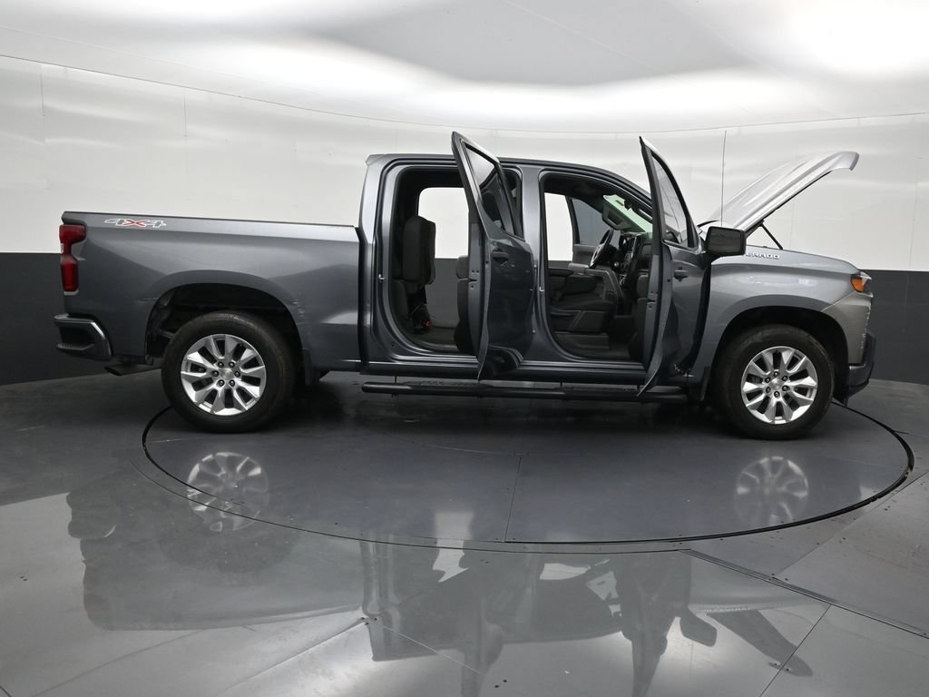 Used 2022 Chevrolet Silverado 1500 Custom w/ Safety Confidence Package AWD/4WD image 32