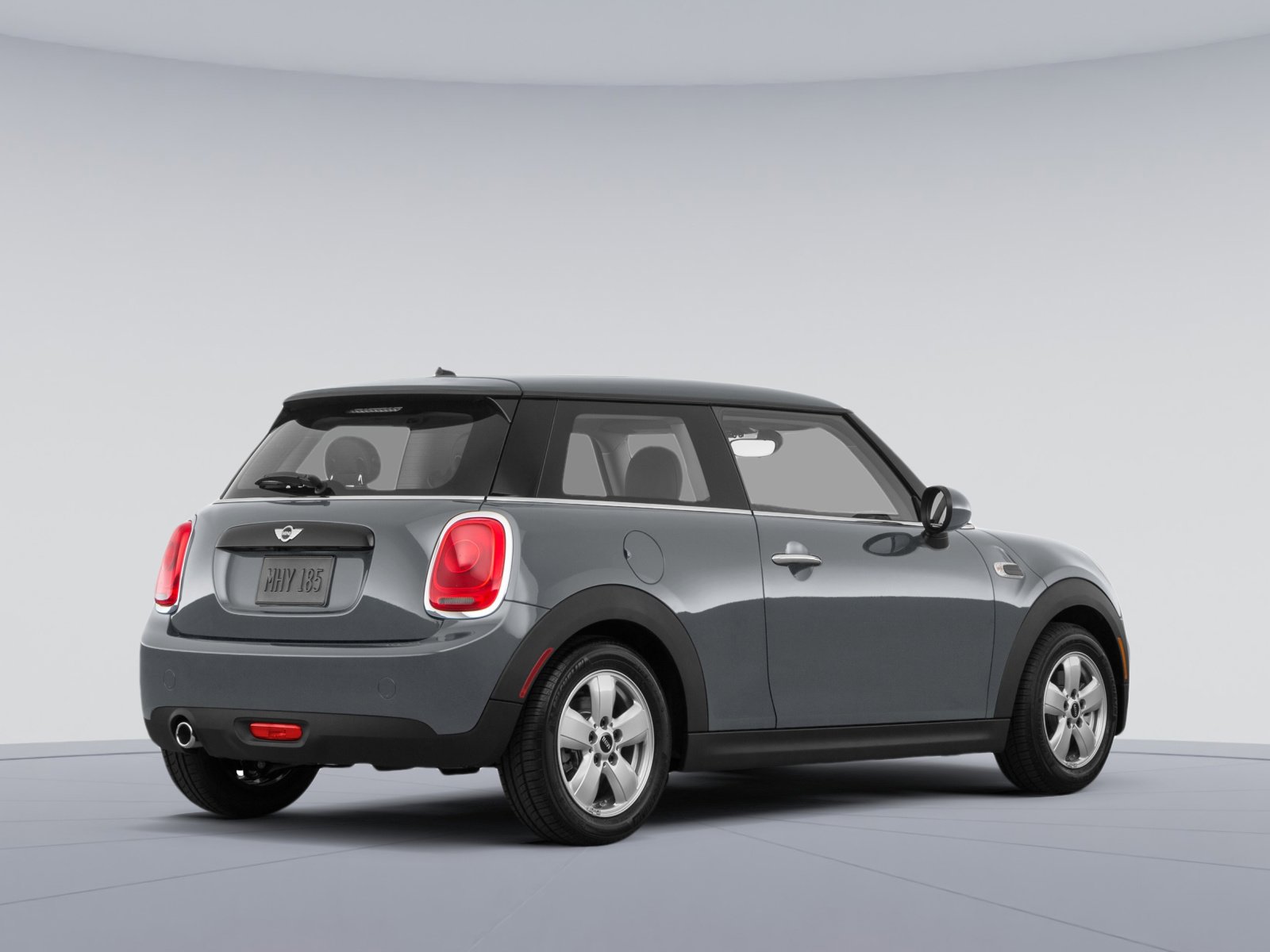 Used 2018 MINI Cooper 2-Door Hardtop image 3