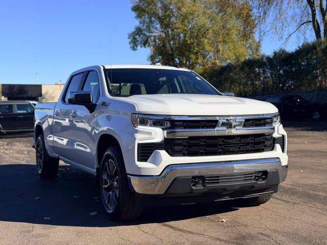 Used 2024 Chevrolet Silverado 1500 LT AWD/4WD image 4
