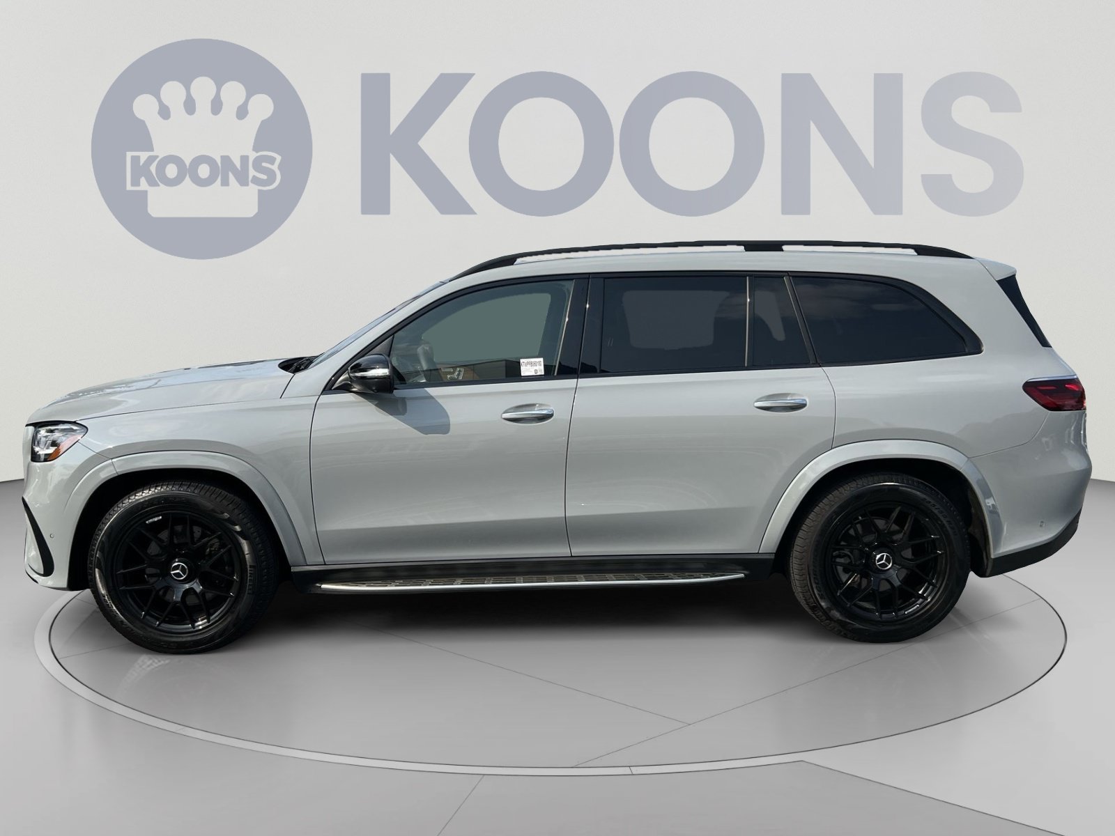 Used 2024 Mercedes-Benz GLS 580 4MATIC image 2