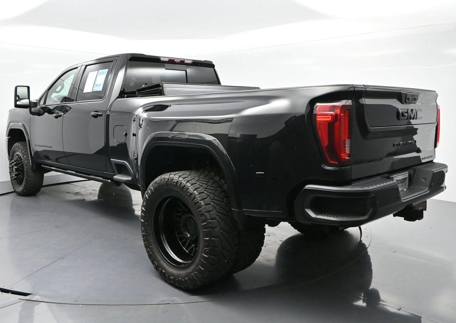 Used 2022 GMC Sierra 3500 Denali w/ Denali Ultimate Package AWD/4WD image 5