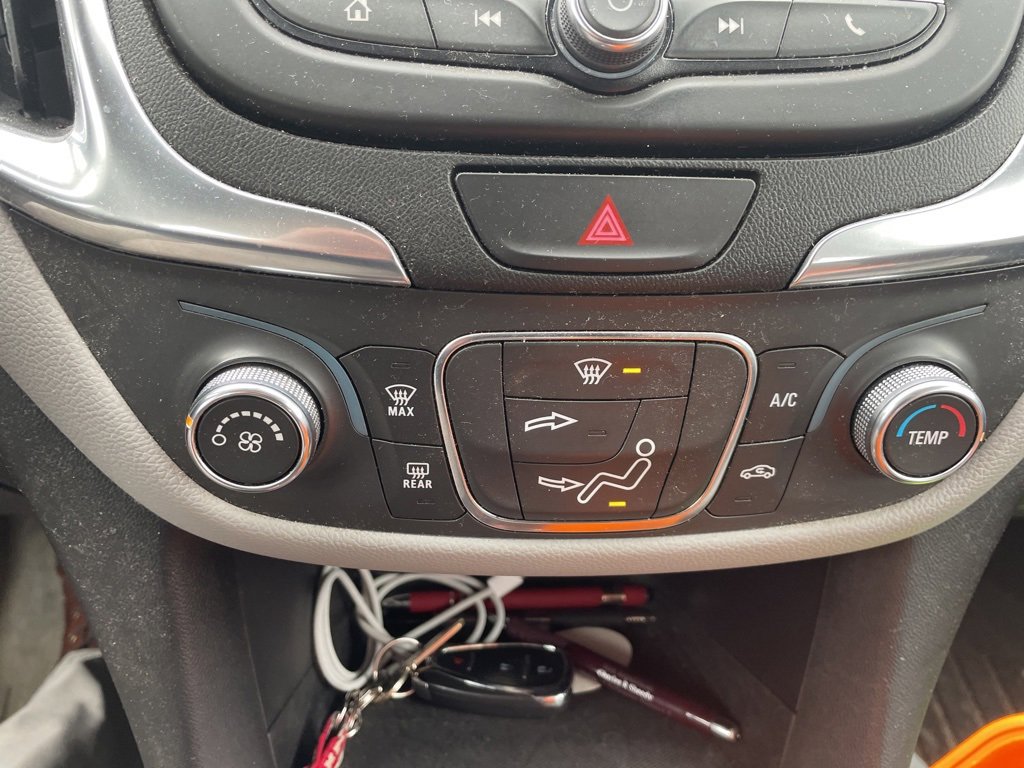 Used 2021 Chevrolet Equinox LS image 19