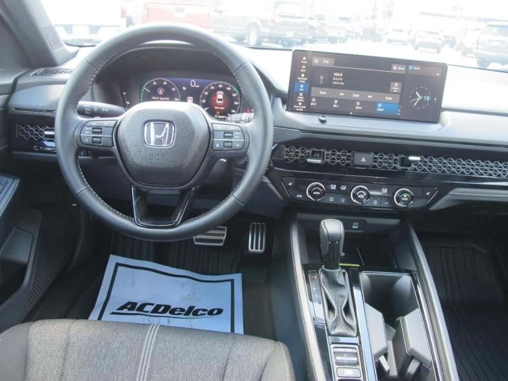 Used 2025 Honda Accord Sport image 7